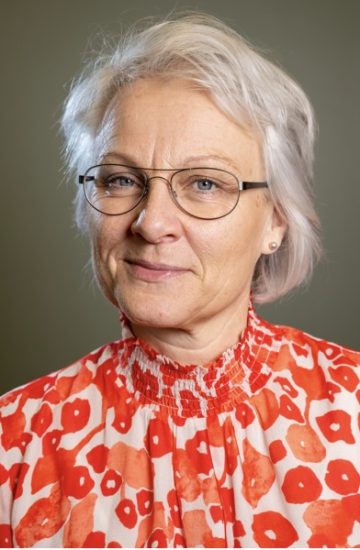 &rarr;